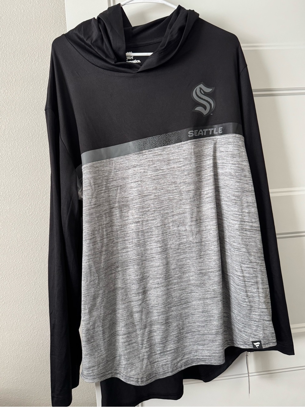 NWT Fanatics Seattle Kraken Two-Tone Crewneck Hoodie- Black & Gray